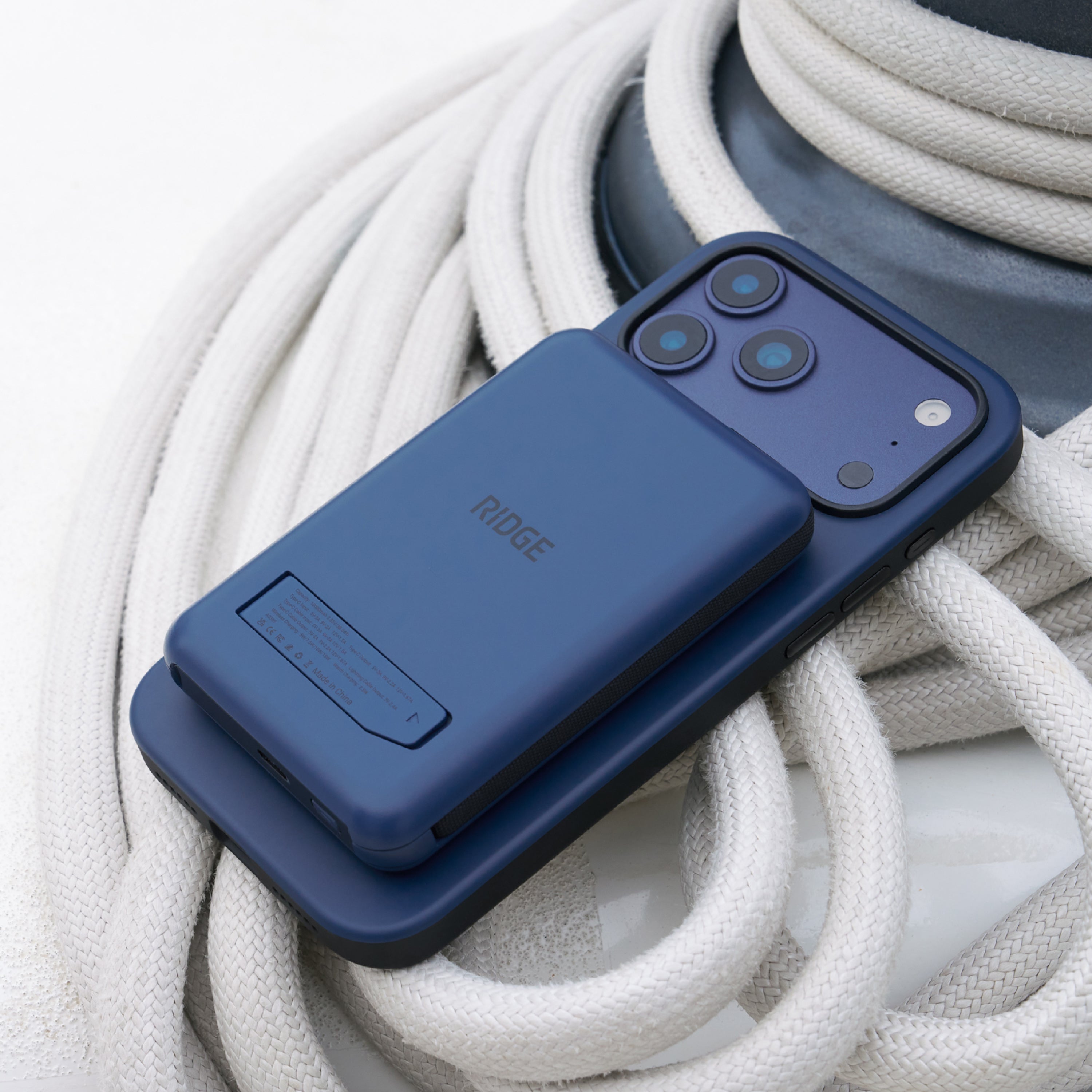 Magnetic Power Bank - Dark Harbor